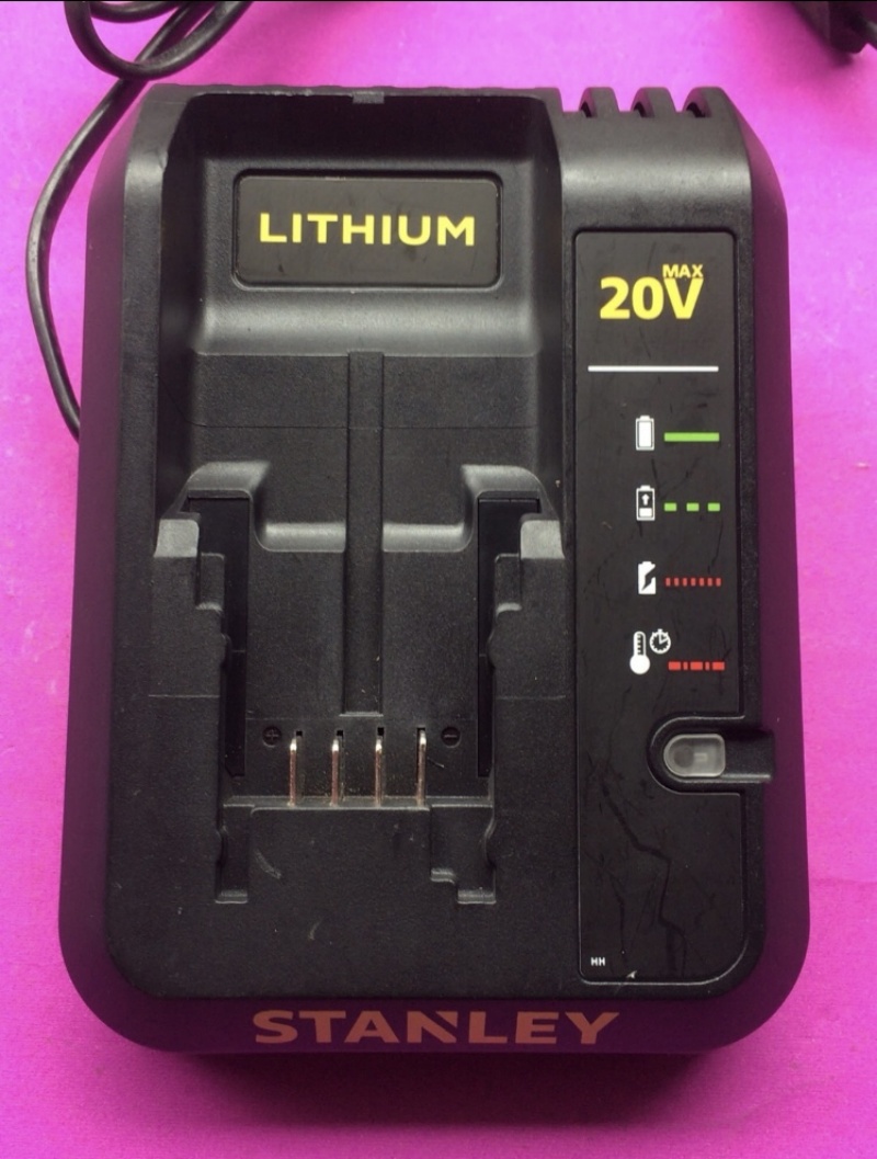 Pengisi Daya Baterai 20V 1A un - Power Tools Stanley ulasan dan harga
